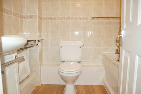 2 bedroom flat to rent, Trevelyan Place, Heath Road
