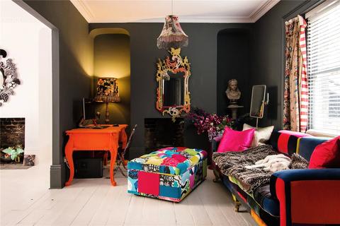 2 Barnabas Road, London, E9 5SB