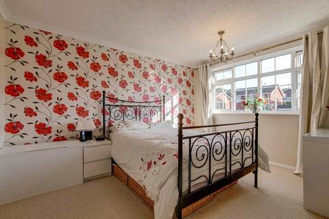 48 Campden Close, Redditch, B97 5NJ