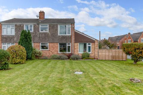 2 Meadow Close, Kington, Worcester, WR7 4DE
