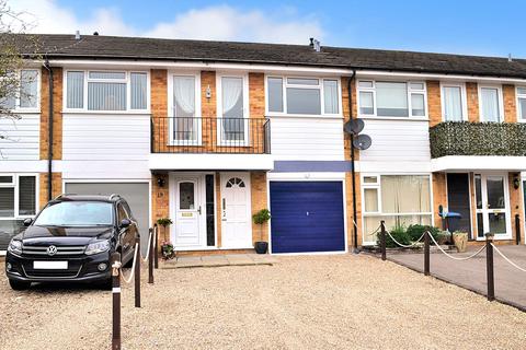 19 Maypole Road, Ashurst Wood, East Grinstead, RH19 3QN