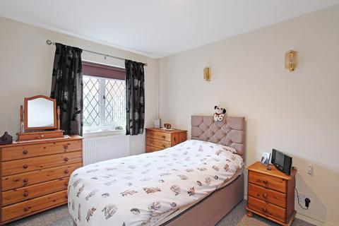 8 Aberfield Drive, Crigglestone, Wakefield, WF4 3PT