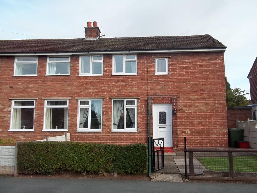 Walnut Avenue, Weaverham, Northwich 2 bed semidetached house £625