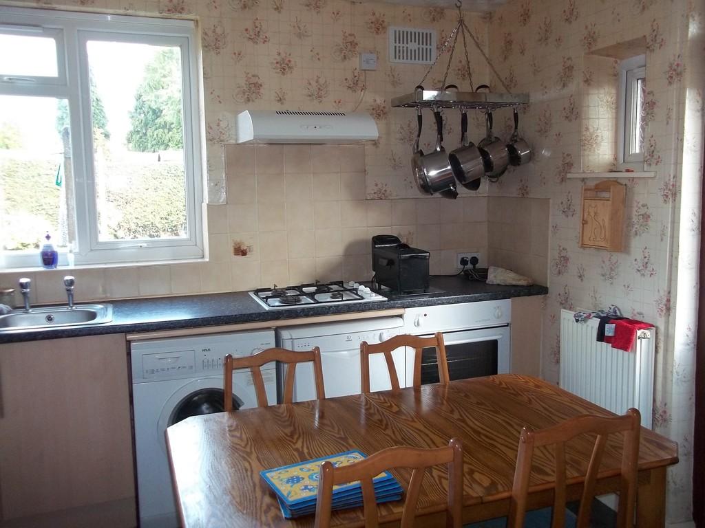 Walnut Avenue, Weaverham, Northwich 2 bed semidetached house £625
