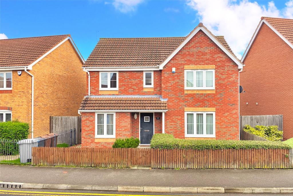 Runnymede Lane, Kingswood, Hull, HU7 4 bed detached house £250,000