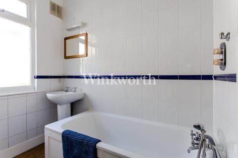 88a New River Crescent, London, N13 5RJ