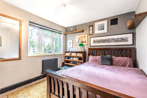 44a Ivydale Road, London, SE15 3BS