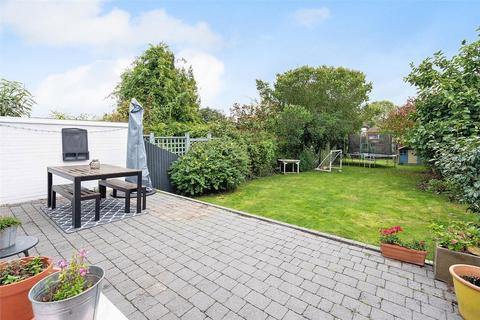 47 Fairfield Drive, Dorking, RH4 1JQ