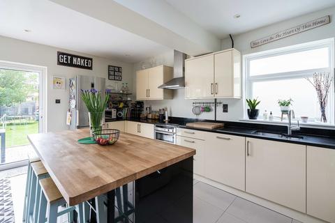 47 Fairfield Drive, Dorking, RH4 1JQ