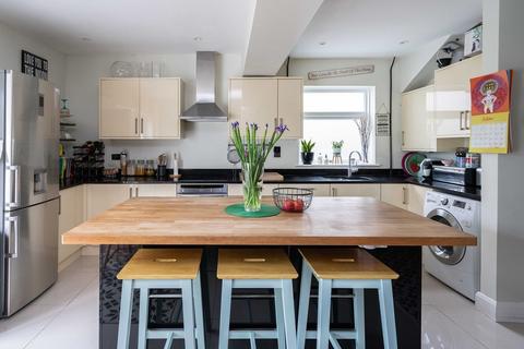 47 Fairfield Drive, Dorking, RH4 1JQ