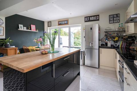 47 Fairfield Drive, Dorking, RH4 1JQ