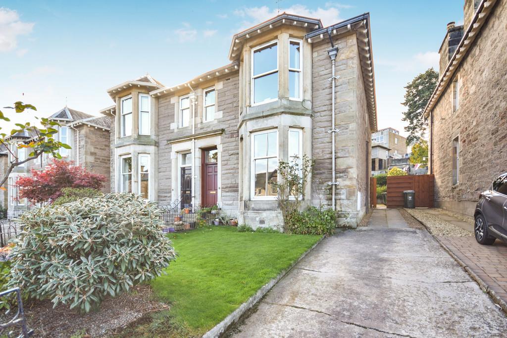 Rose Crescent, Perth 2 bed ground floor flat £145,000