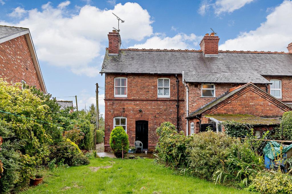 Lodge Lane, Saughall, Chester 3 bed semidetached house £195,000