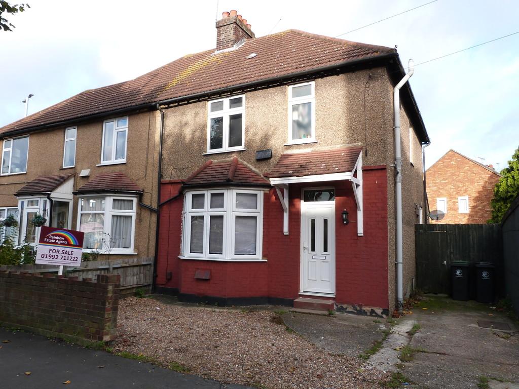 Monkswood Avenue, Waltham Abbey 3 bed semidetached house £440,000