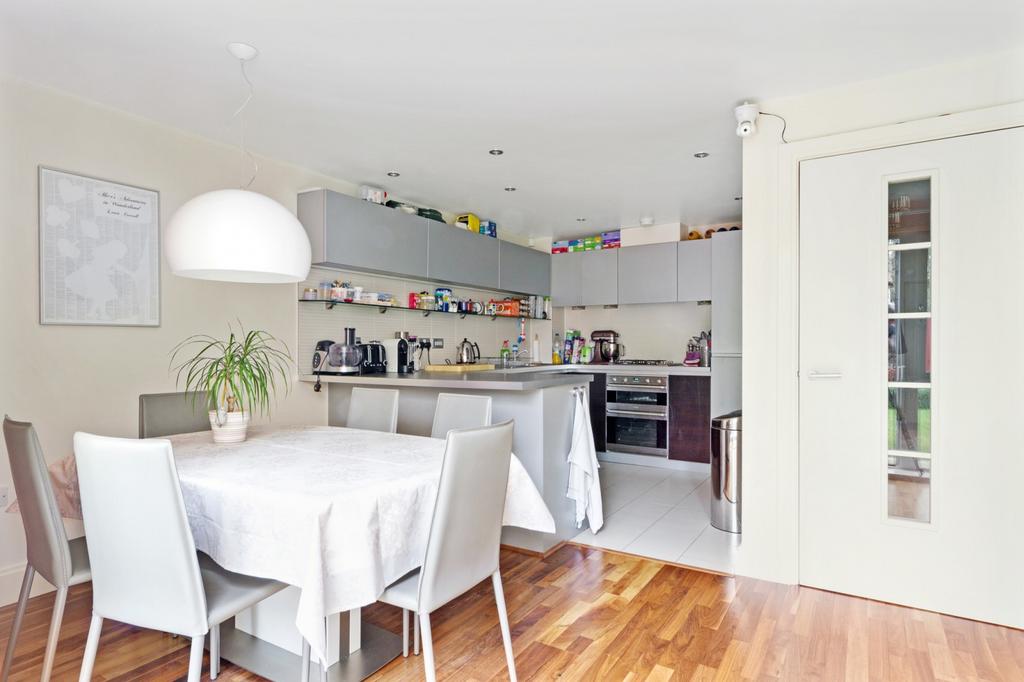 Dining kitchen