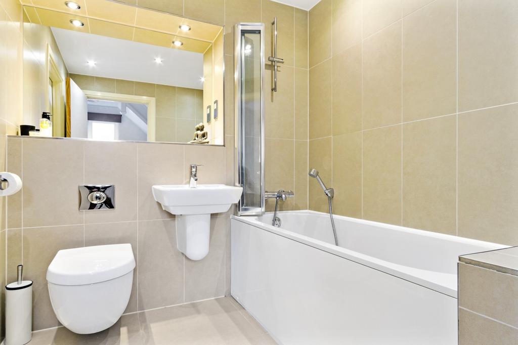 En suite Bathroom