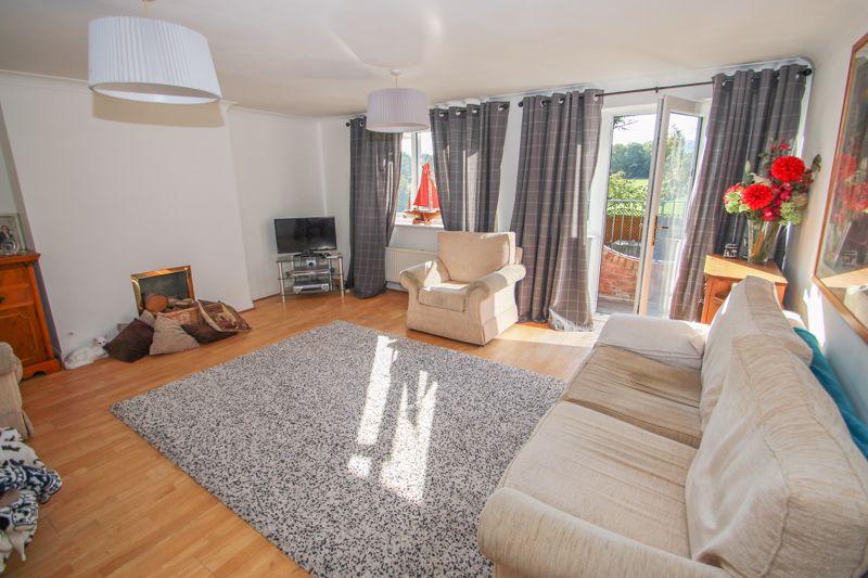 Lynwood Road, Thames Ditton 4 bed terraced house £839,950
