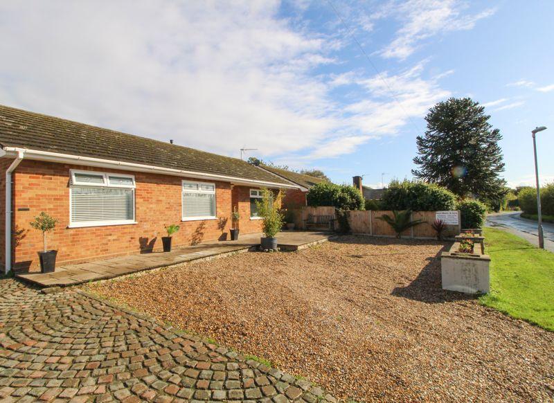 Taverham Road, Taverham, Norwich 3 bed detached bungalow £400,000