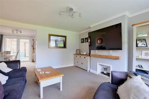 7 Arun Path, Uckfield, TN22 1NL