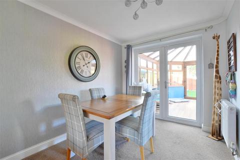 7 Arun Path, Uckfield, TN22 1NL