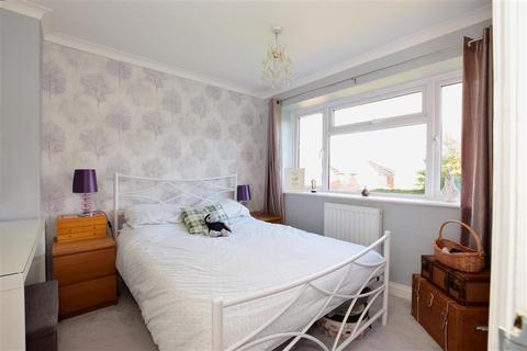 7 Arun Path, Uckfield, TN22 1NL