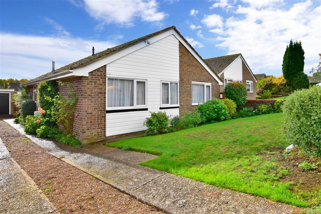 Scarletts Close, Uckfield, East Sussex 3 bed detached bungalow £400,000