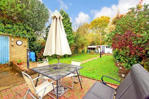 72 Codrington Crescent, Gravesend, DA12 5DD