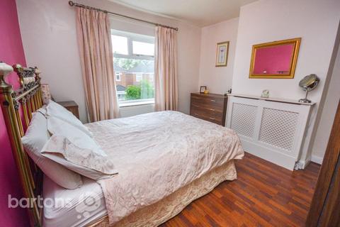 18 Broom Drive, Rotherham, S60 3NS
