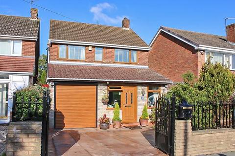 138 Ward Grove, Lanesfield, Wolverhampton, WV4 6PW