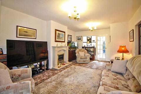 138 Ward Grove, Lanesfield, Wolverhampton, WV4 6PW