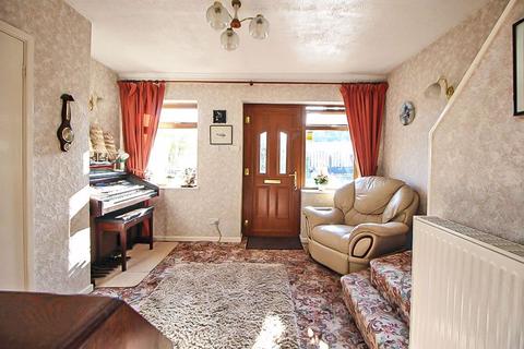 138 Ward Grove, Lanesfield, Wolverhampton, WV4 6PW