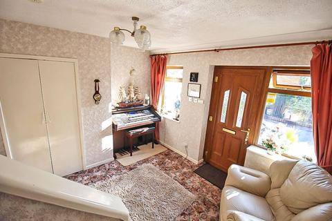 138 Ward Grove, Lanesfield, Wolverhampton, WV4 6PW