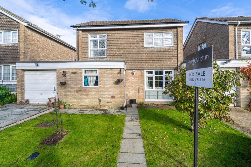 Coopers Meadow, Redbourn 3 bed detached house £650,000