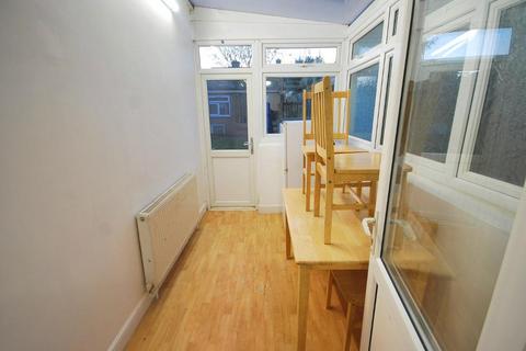 4 bedroom terraced house to rent - NORWOOD AVENUE, WEMBLEY, MIDDLESEX, HA0 1LX