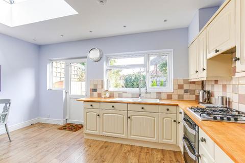 14 Albert Road, Warlingham, CR6 9EP