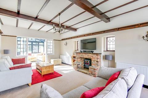 40 Sanderstead Hill, South Croydon, CR2 0HA