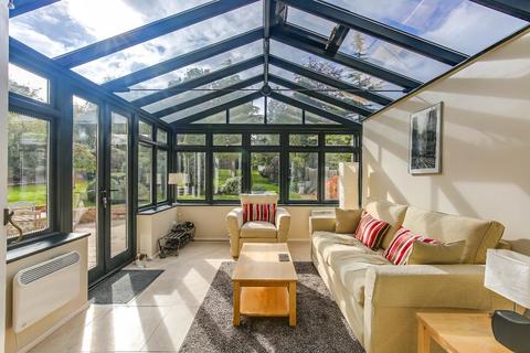 40 Sanderstead Hill, South Croydon, CR2 0HA