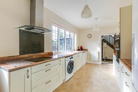 40 Sanderstead Hill, South Croydon, CR2 0HA