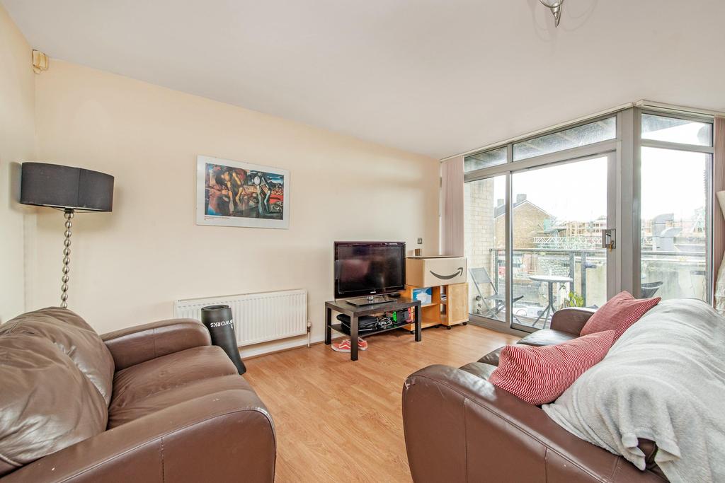 Violet Road, London E3 2 bed flat £1,500 pcm (£346 pw)