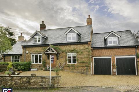 Buttercup Cottage Bliss Lane, Flore, Northampton, NN7 4LJ