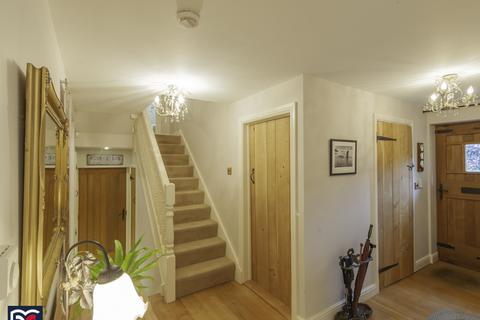 Buttercup Cottage Bliss Lane, Flore, Northampton, NN7 4LJ
