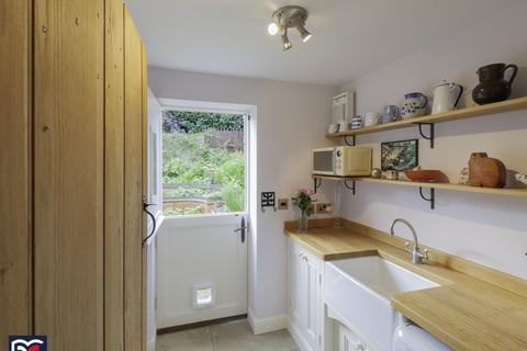Buttercup Cottage Bliss Lane, Flore, Northampton, NN7 4LJ