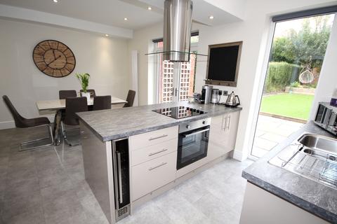 113 Dalewood Road, Sheffield, S8 0EE
