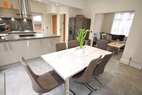 113 Dalewood Road, Sheffield, S8 0EE