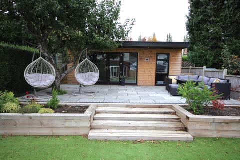 113 Dalewood Road, Sheffield, S8 0EE