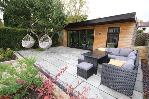 113 Dalewood Road, Sheffield, S8 0EE