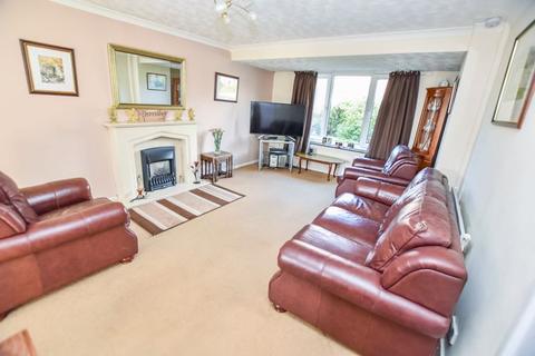 9 Clare Close, Bury, BL8 1XN