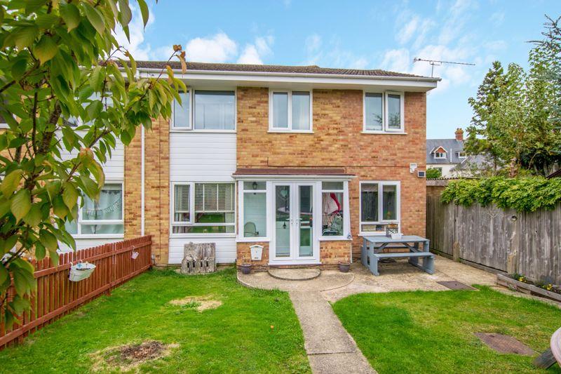 Harcourt Close, Uckfield 4 bed end of terrace house £325,000