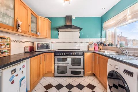94 Thamesmead, Walton-on-thames, KT12 2SJ