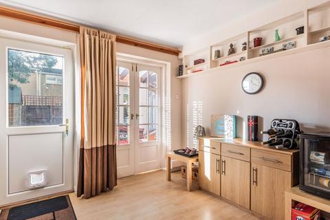 94 Thamesmead, Walton-on-thames, KT12 2SJ